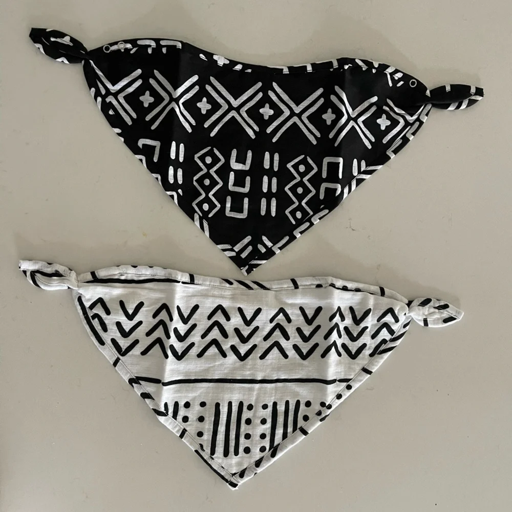 Set of 2 Spearmint Love Muslin Bandana Bibs – Black & White Mud Cloth Print NWOT
